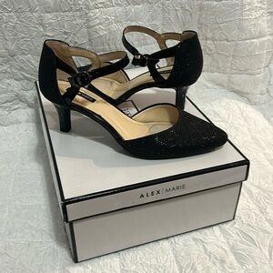 Alex Marie Nallah black size 6 heels